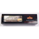 A Bachmann Branch-Line OO gauge BR class 108 2 car diesel multiple unit (DMU) (32-900A). RN M52043