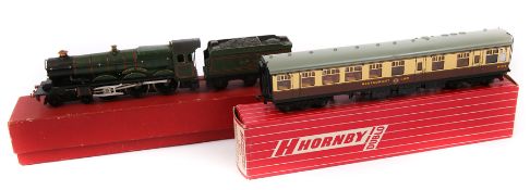 Hornby-Dublo 2-rail BR Castle class 4-6-0 tender locomotive ‘Denbigh Castle’ RN 7032 (2220). In