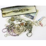 A mixed lot to include coins, notes and costume jewellery