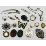 A mixed lot of gold, silver and other jewellery