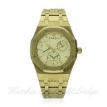 A FINE GENTLEMAN'S 18K SOLID GOLD AUDEMARS PIGUET ROYAL OAK DUAL TIME BRACELET WATCH DATED 1991,