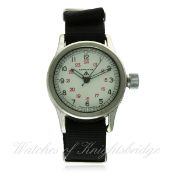 A RARE GENTLEMAN'S BRITISH MILITARY LONGINES PARATROOPERS WRIST WATCH CIRCA 1940s
D: White dial with