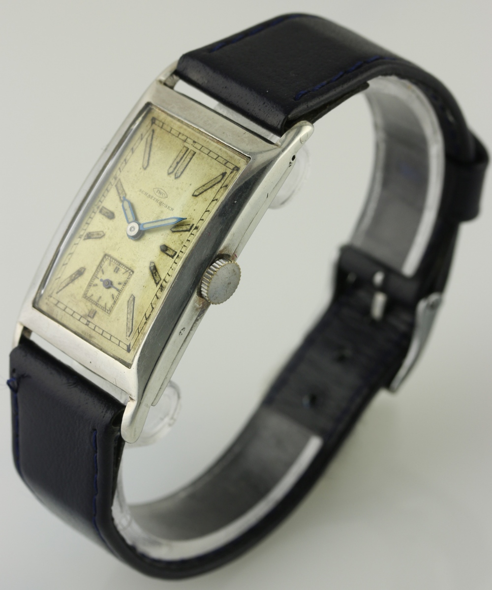 A GENTLEMAN'S SOLID SILVER IWC RECTANGULAR WRIST WATCH CIRCA 1930s D: Silver dial with applied - Image 4 of 8