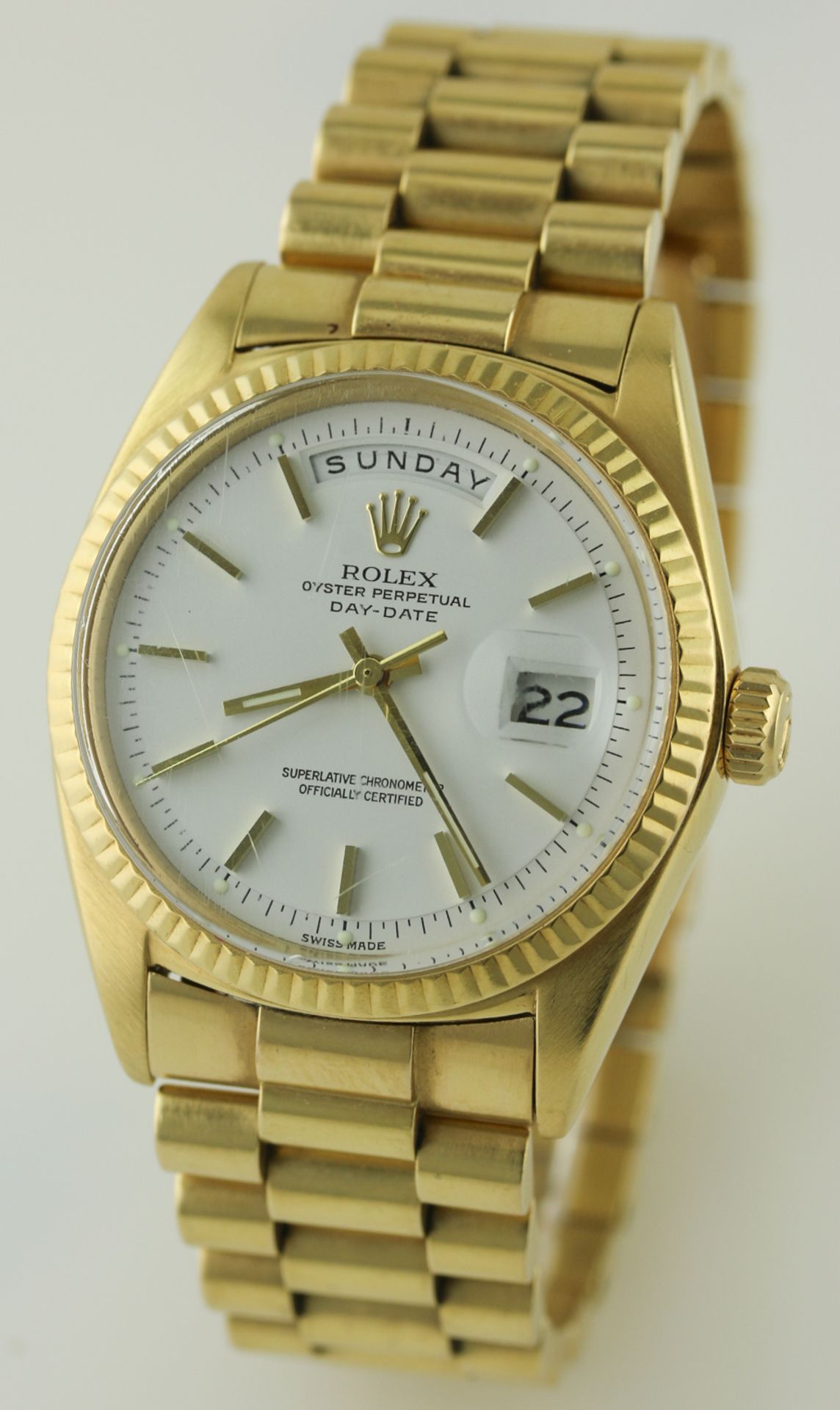 A GENTLEMAN'S 18K SOLID GOLD ROLEX OYSTER PERPETUAL DAY DATE BRACELET WATCH CIRCA 1969, REF. 1803
D: - Image 2 of 8