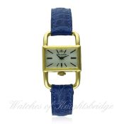 A LADIES 18K SOLID GOLD JAEGER LECOULTRE DRIVERS WRIST WATCH CIRCA 1960s, REF. 1671 21 D: White dial