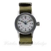 A RARE GENTLEMAN'S BRITISH MILITARY LONGINES PARATROOPERS WRIST WATCH CIRCA 1940s
D: White dial with
