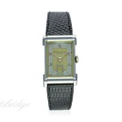 A RARE GENTLEMAN'S PLATINUM VACHERON & CONSTANTIN WRIST WATCH CIRCA 1940s, REF. 845992
D: Two tone