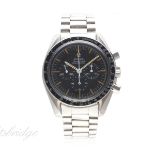 A RARE GENTLEMAN'S STAINLESS STEEL OMEGA SPEEDMASTER PROFESSIONAL CHRONOGRAPH BRACELET WATCH CIRCA