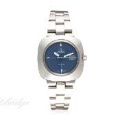 A LADIES STAINLESS STEEL OMEGA GENEVE AUTOMATIC BRACELET WATCH CIRCA 1970s
D: Blue cross hair dial