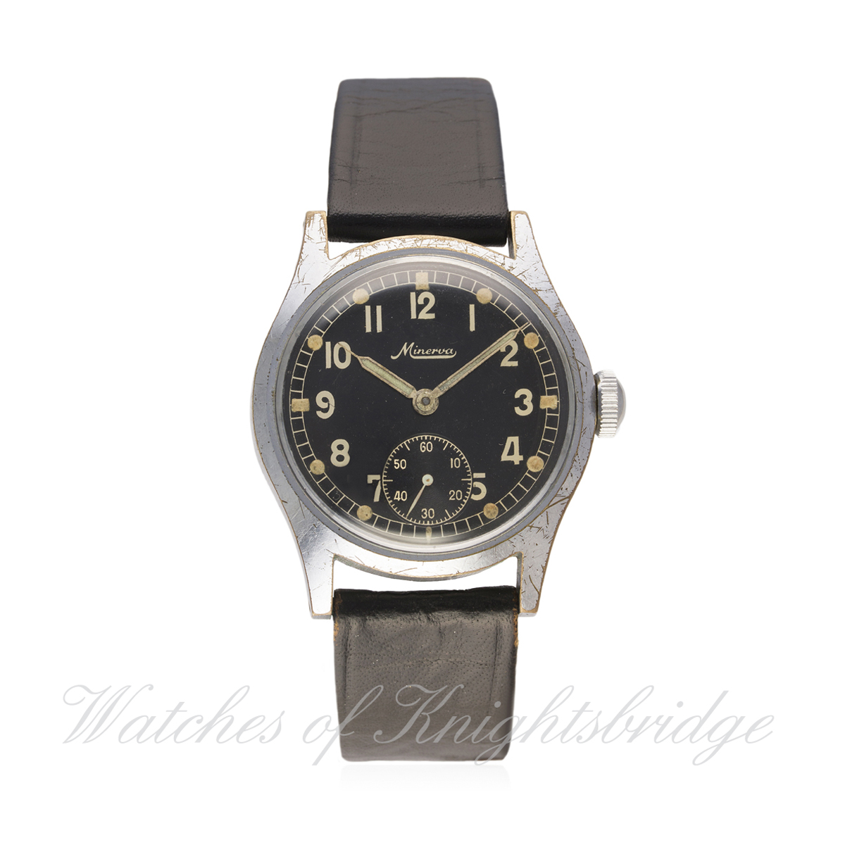 A GENTLEMAN'S GERMAN MILITARY MINERVA WRIST WATCH CIRCA 1940
D: Black dial with Arabic numerals,