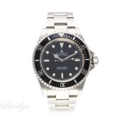 A GENTLEMAN'S STAINLESS STEEL ROLEX OYSTER PERPETUAL SUBMARINER BRACELET WATCH DATED 2004, REF.