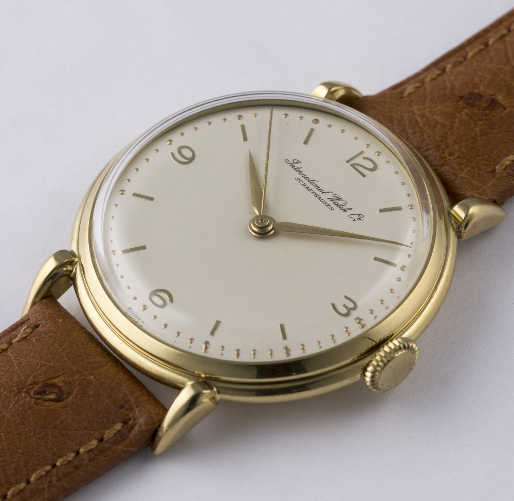 A GENTLEMAN'S LARGE SIZE 18K SOLID GOLD IWC WRIST WATCH CIRCA 1950s
D: Silver dial with gilt - Image 3 of 8