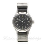 A GENTLEMAN'S STAINLESS STEEL BRITISH MILITARY HAMILTON R.A.F. PILOTS WRIST WATCH CIRCA 1960s
D: