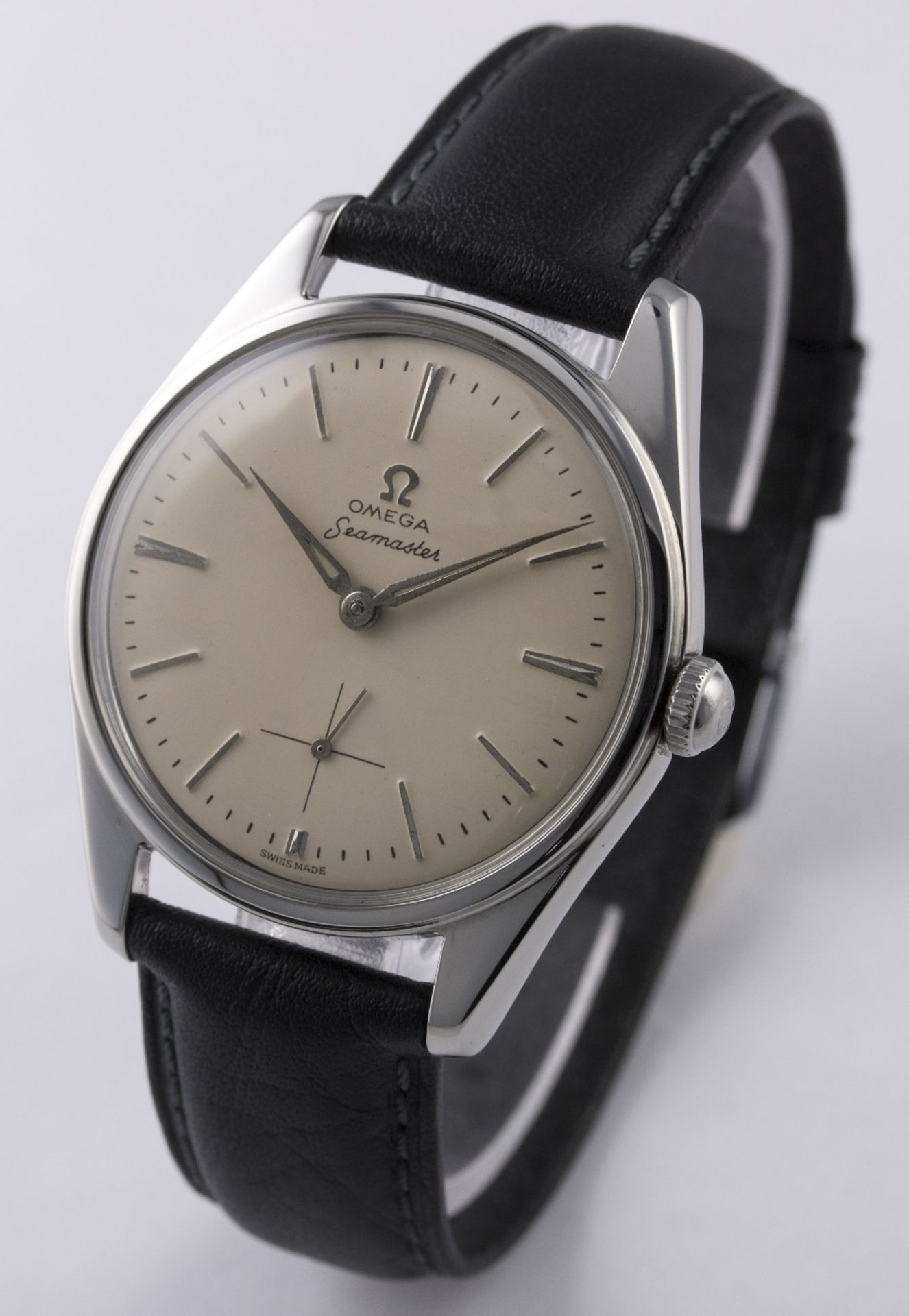 A GENTLEMAN'S LARGE SIZE STAINLESS STEEL OMEGA SEAMASTER WRIST WATCH CIRCA 1960, REF. 2990-1 - Image 4 of 8