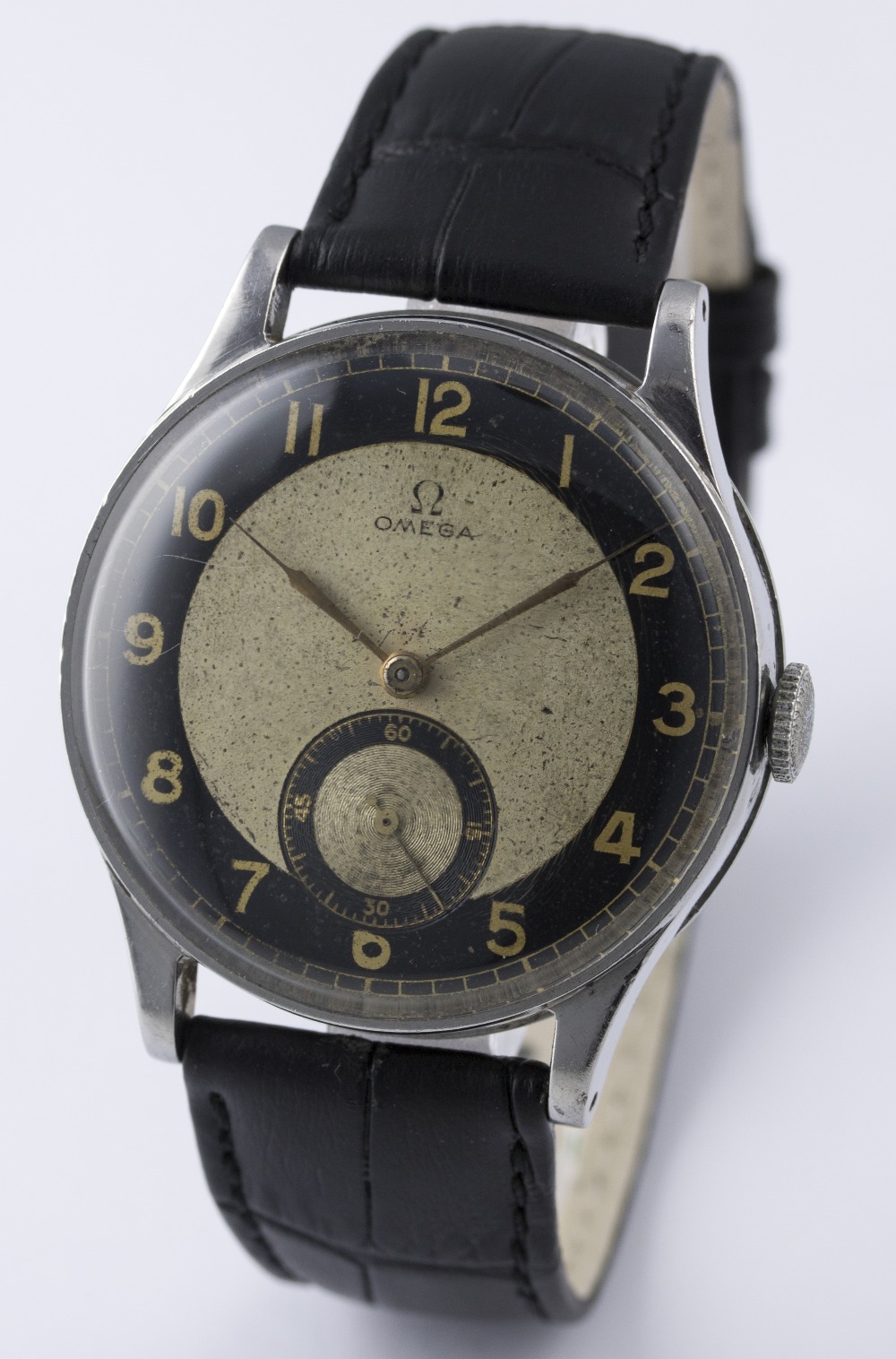 A RARE GENTLEMAN'S LARGE SIZE STAINLESS STEEL OMEGA WRIST WATCH CIRCA 1938
D: Two tone silver & - Image 2 of 8