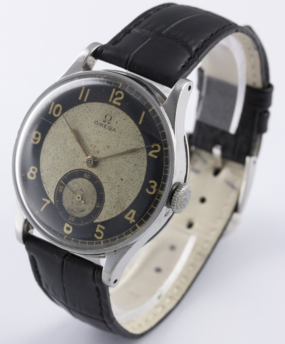 A RARE GENTLEMAN'S LARGE SIZE STAINLESS STEEL OMEGA WRIST WATCH CIRCA 1938
D: Two tone silver & - Image 4 of 8