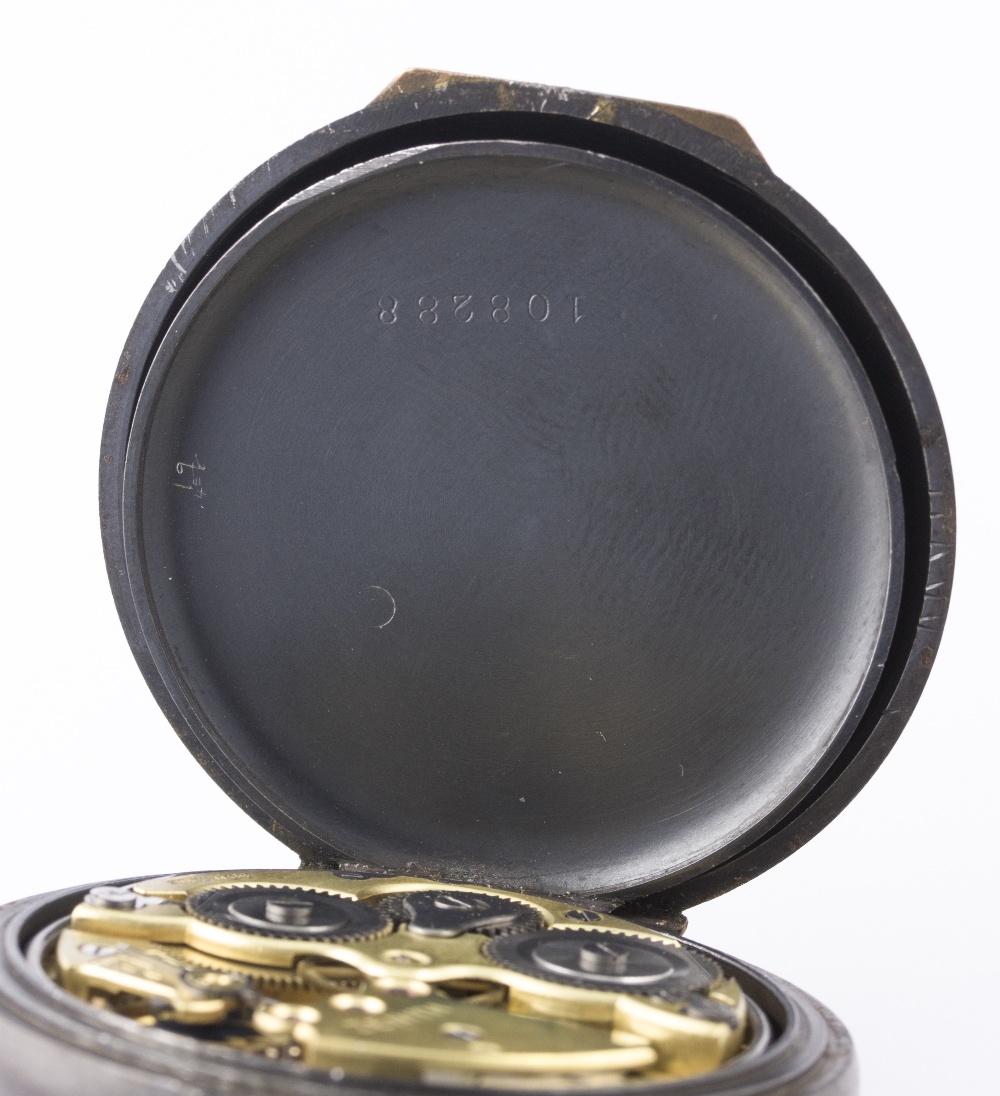 A GENTLEMAN'S GUN METAL ZENITH ALARM POCKET / DESK WATCH CIRCA 1918
D: Black enamel dial with - Image 7 of 8