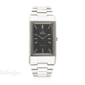 A GENTLEMAN'S STAINLESS STEEL RECTANGULAR OMEGA DE VILLE AUTOMATIC BRACELET WATCH CIRCA 1970s
D: