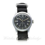 A GENTLEMAN'S NICKEL PLATED BRITISH MILITARY W.W.W. VERTEX WRIST WATCH CIRCA 1940s 
D: Black dial