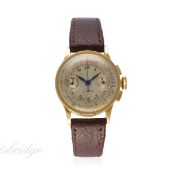 A RARE GENTLEMAN'S 18K SOLID GOLD UNIVERSAL CHRONOGRAPH WRIST WATCH CIRCA 1930s, REF. 5020
D: Silver