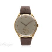 A GENTLEMAN'S LARGE SIZE GOLD PLATED ZENITH WRIST WATCH CIRCA 1950s
D: Silver dial with gilt