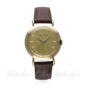 A GENTLEMAN'S 9CT SOLID GOLD JAEGER LECOULTRE WRIST WATCH CIRCA 1950s
D: Gold colour dial with