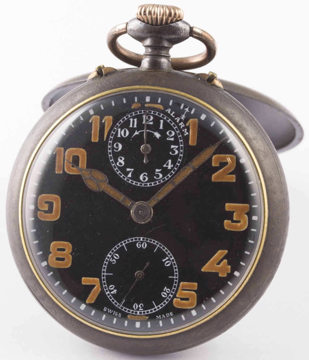 A GENTLEMAN'S GUN METAL ZENITH ALARM POCKET / DESK WATCH CIRCA 1918
D: Black enamel dial with - Image 2 of 8