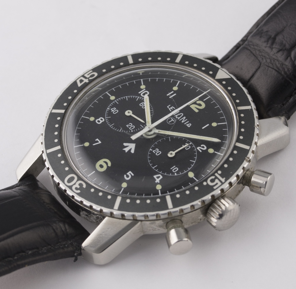 A RARE GENTLEMAN'S STAINLESS STEEL SOUTH AFRICAN AIR FORCE LEMANIA PILOTS MILITARY CHRONOGRAPH WRIST - Image 3 of 8
