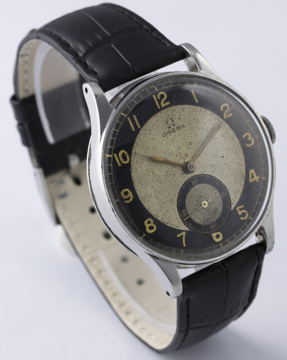 A RARE GENTLEMAN'S LARGE SIZE STAINLESS STEEL OMEGA WRIST WATCH CIRCA 1938
D: Two tone silver & - Image 5 of 8