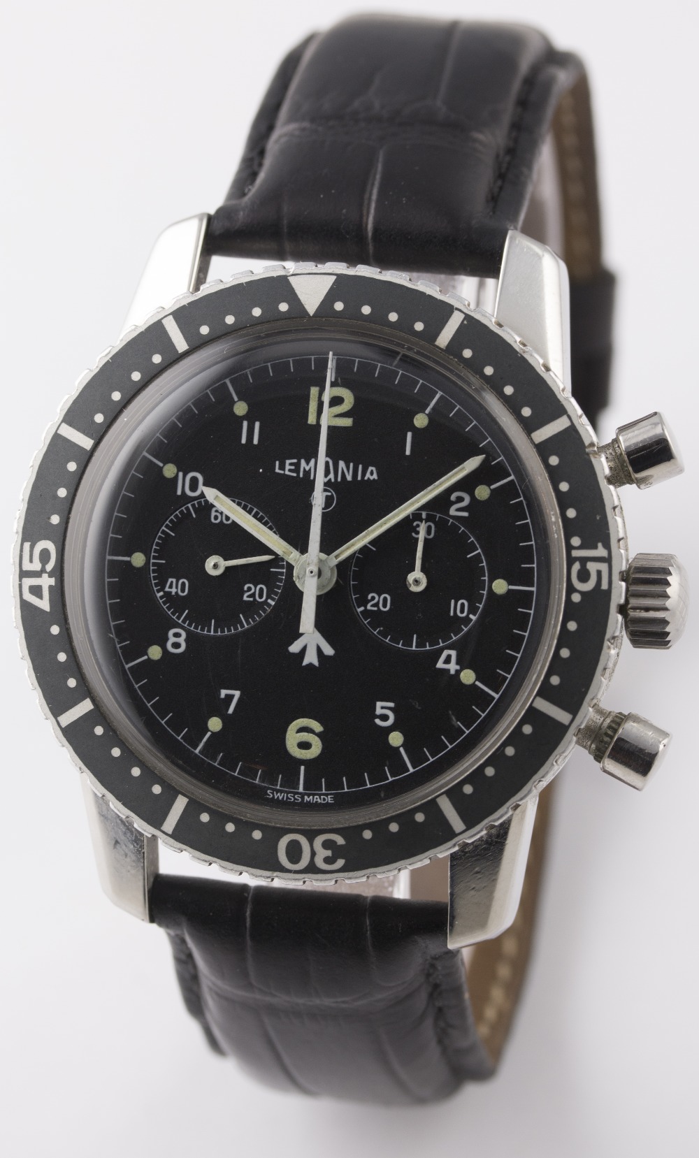 A RARE GENTLEMAN'S STAINLESS STEEL SOUTH AFRICAN AIR FORCE LEMANIA PILOTS MILITARY CHRONOGRAPH WRIST - Image 2 of 8