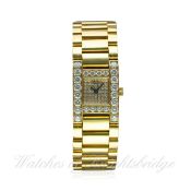 A LADIES 18K SOLID GOLD & DIAMOND CHOPARD "H" BRACELET WATCH CIRCA 2000, REF. 493 1
D: Pave set