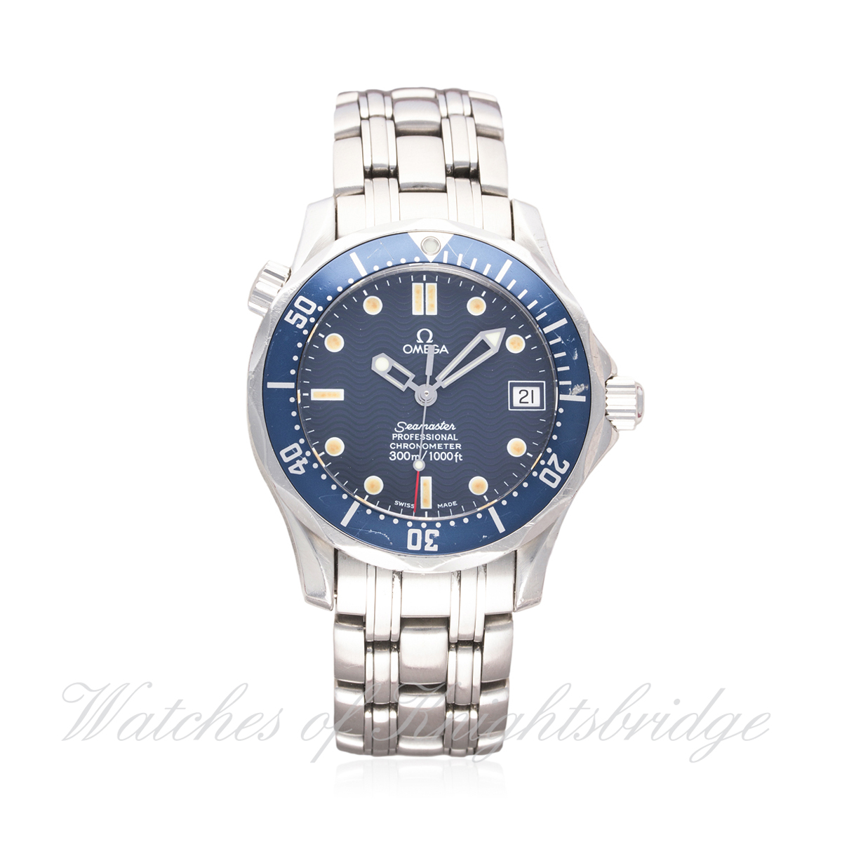 A GENTLEMAN'S MID SIZE STAINLESS STEEL OMEGA SEAMASTER PROFESSIONAL 300 AUTOMATIC BRACELET WATCH