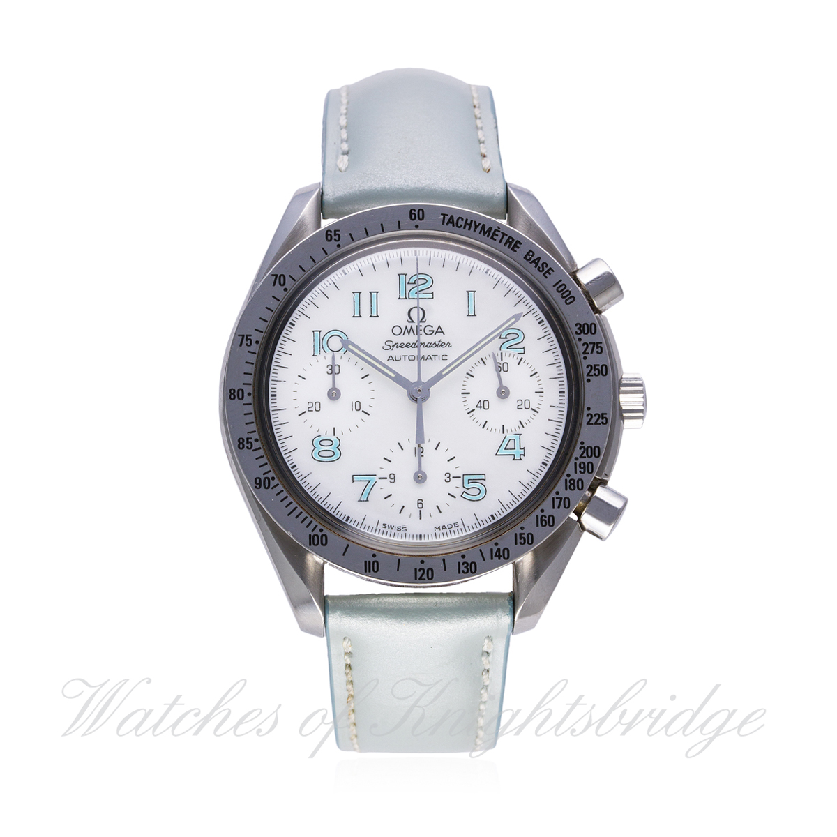 A LADIES STAINLESS STEEL OMEGA SPEEDMASTER AUTOMATIC CHRONOGRAPH WRIST WATCH DATED 2005, REF.