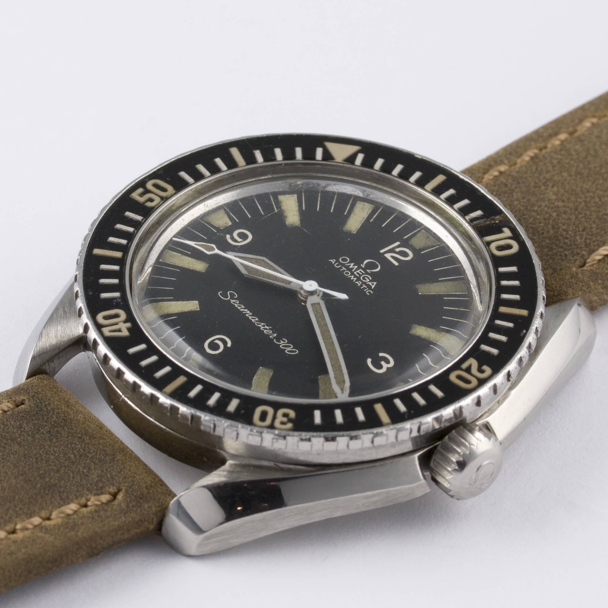 A RARE GENTLEMAN'S STAINLESS STEEL OMEGA SEAMASTER 300 WRIST WATCH CIRCA 1967, REF. 165.024 D: Black - Image 4 of 9