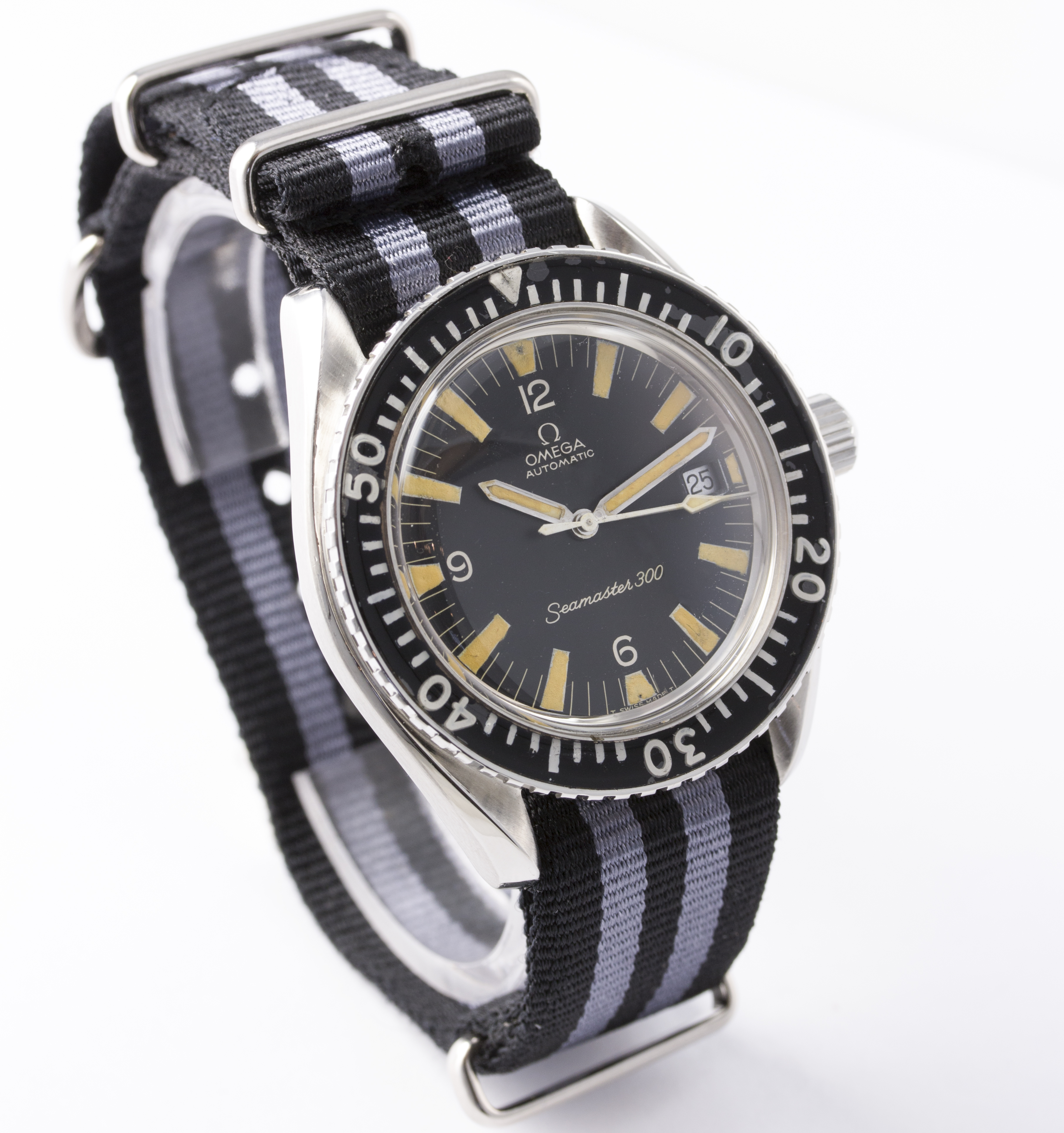 A RARE GENTLEMAN'S STAINLESS STEEL OMEGA SEAMASTER 300 WRIST WATCH CIRCA 1967, REF. 166.0024-67 SC - Image 5 of 8