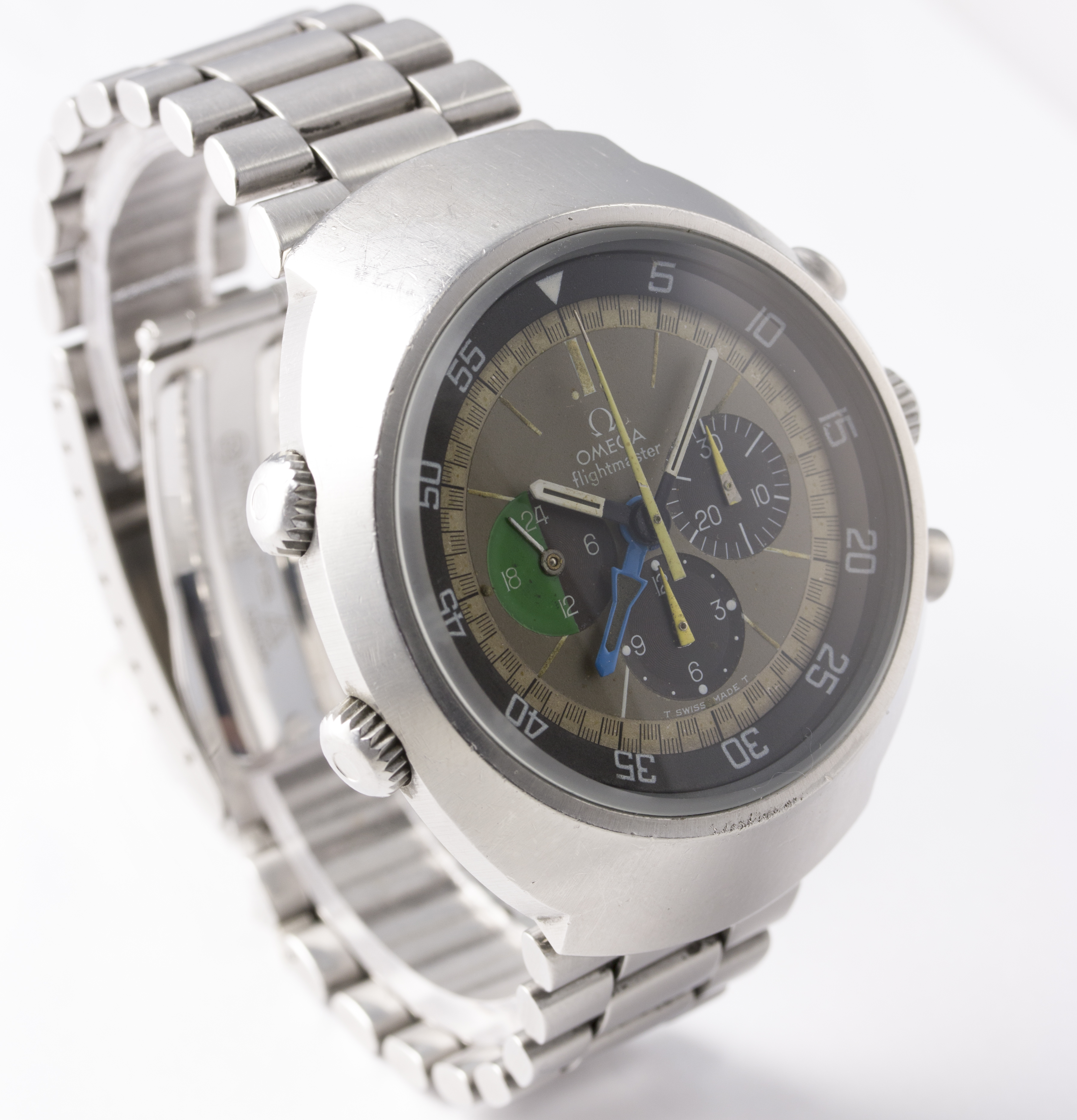 A RARE GENTLEMAN’S STAINLESS STEEL OMEGA FLIGHTMASTER CHRONOGRAPH BRACELET WATCH
CIRCA 1970, REF. 14 - Image 6 of 10