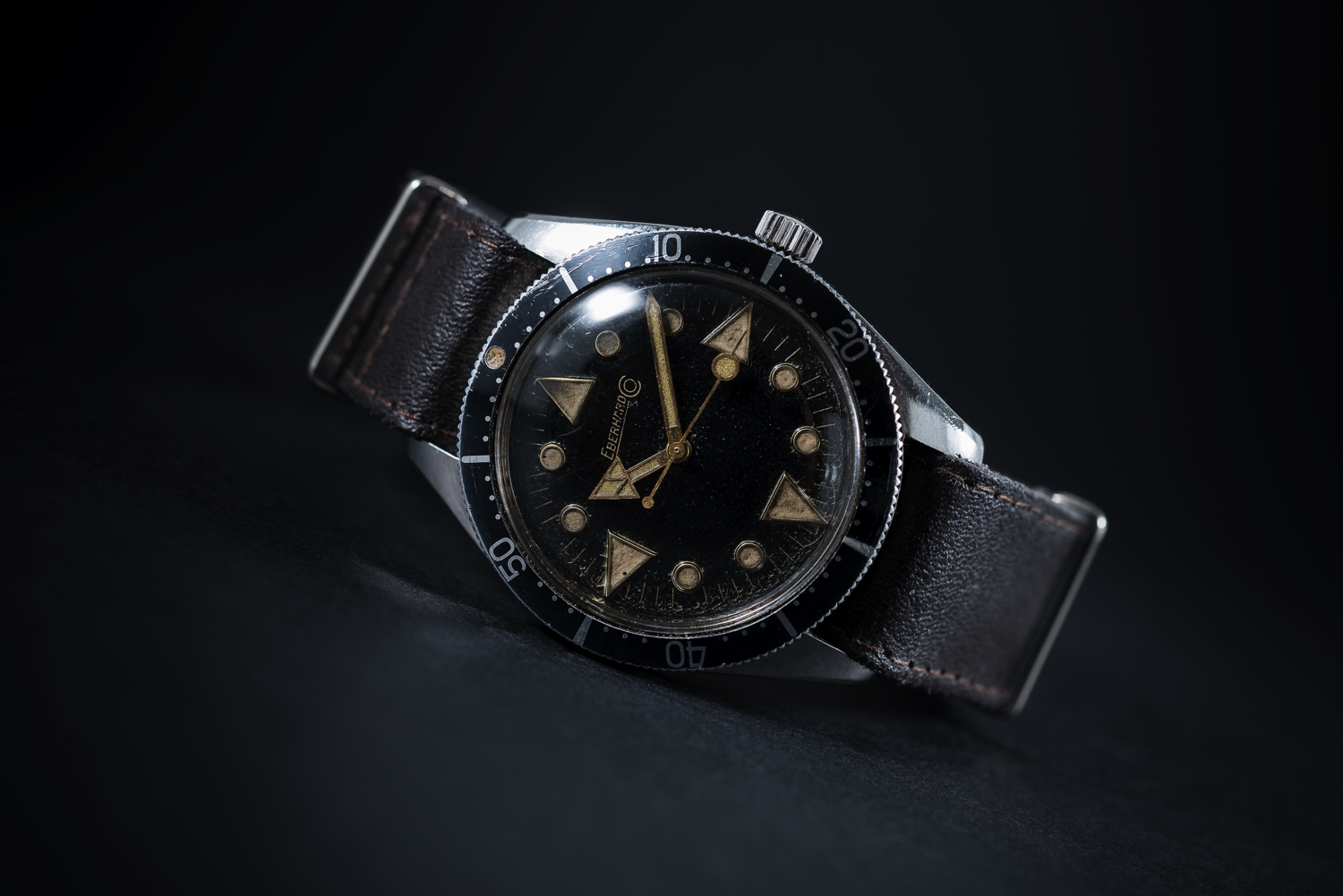 A RARE GENTLEMAN'S STAINLESS STEEL EBERHARD & CO AUTOMATIC DIVERS WRIST WATCH CIRCA 1961, NUMBER 247 - Image 2 of 9