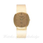 A GENTLEMAN'S 18K SOLID GOLD PATEK PHILIPPE QUARTZ ELLIPSE BRACELET WATCH CIRCA 1980s D: Gold