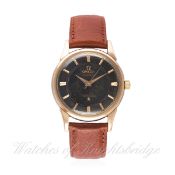 A GENTLEMAN'S STAINLESS STEEL & PINK GOLD CAPPED OMEGA CONSTELLATION CHRONOMETER WRIST WATCH CIRCA