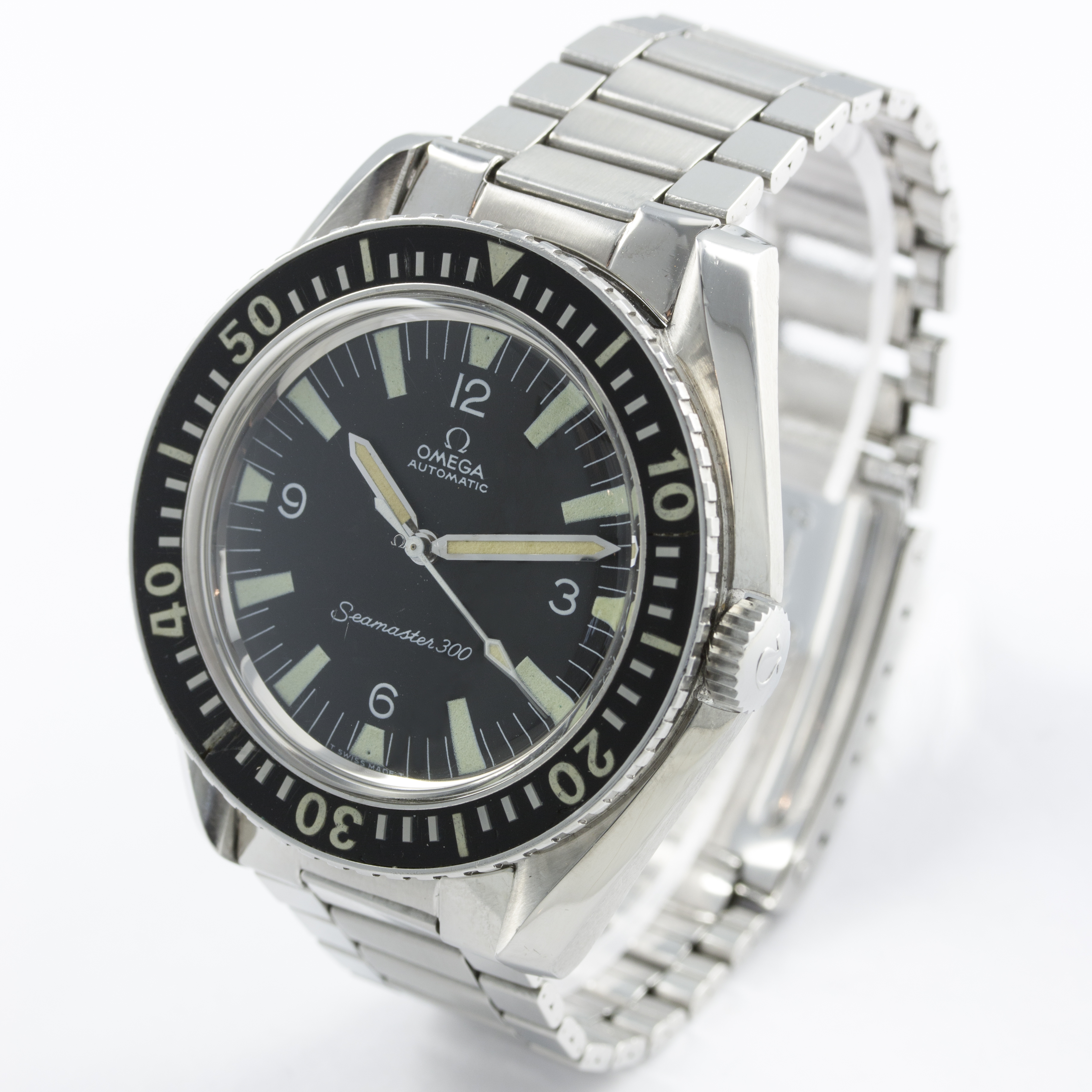 A RARE GENTLEMAN'S STAINLESS STEEL OMEGA SEAMASTER 300 BRACELET WATCH CIRCA 1967, REF. 165.024 D: - Image 5 of 10