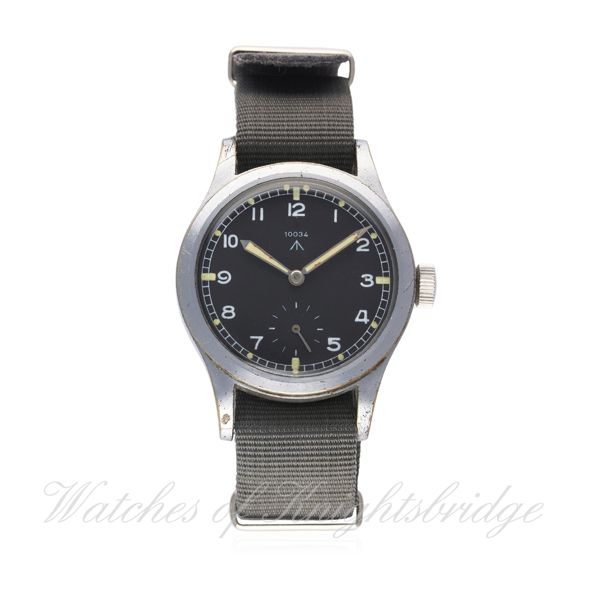 A GENTLEMAN'S BRITISH MILITARY W.W.W. RECORD WRIST WATCH CIRCA 1940s D: Black dial with Arabic