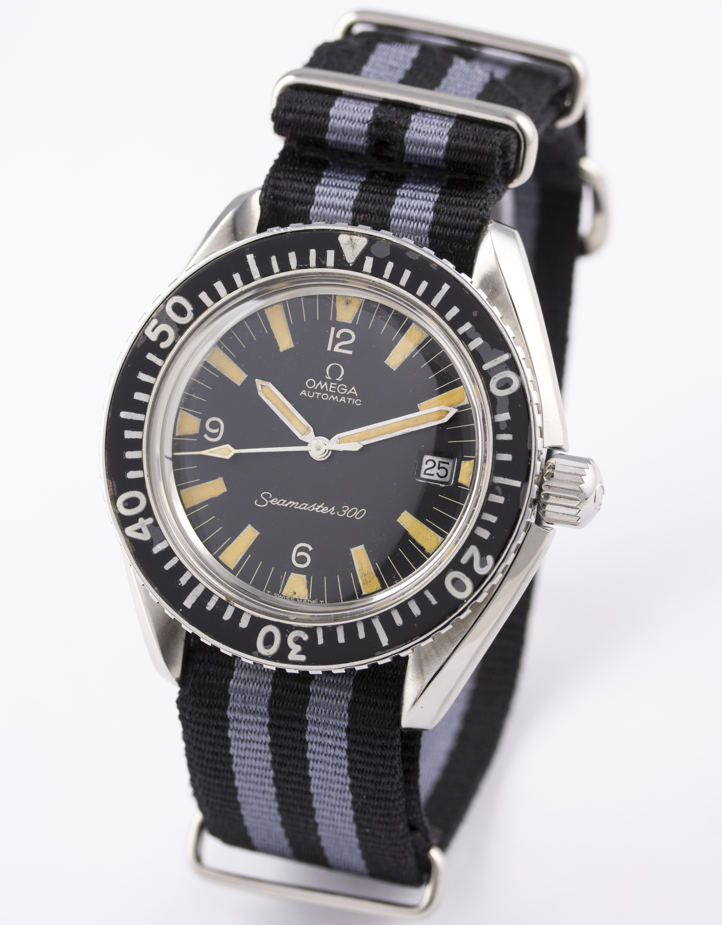 A RARE GENTLEMAN'S STAINLESS STEEL OMEGA SEAMASTER 300 WRIST WATCH CIRCA 1967, REF. 166.0024-67 SC - Image 3 of 8