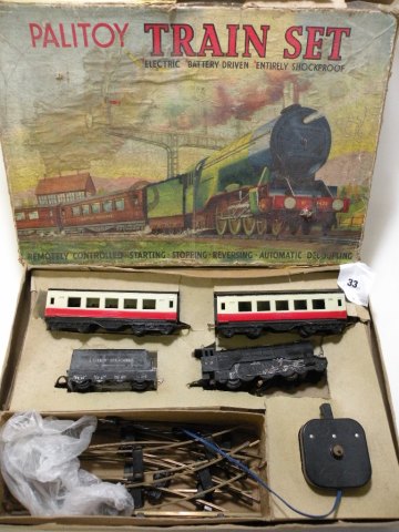 Boxed Palitoy electric Train Set with locomotive, tender and two carriages, some damage to box lid