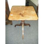 Georgian period Snap top table on 3 down swept supports with a turned centre column