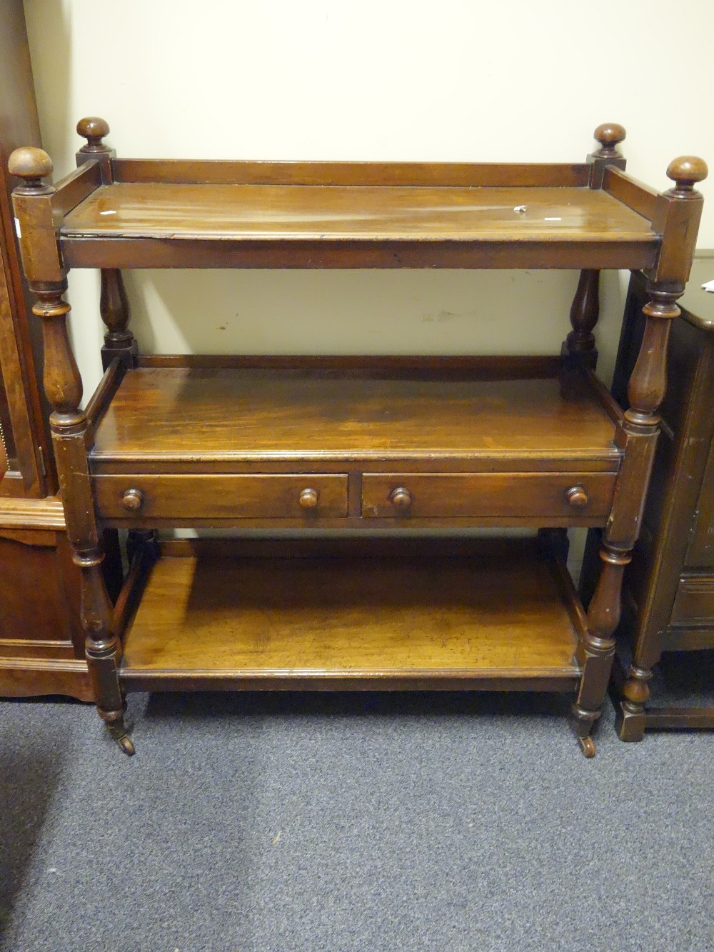 Victorian period mahogany 3 tier Buffet a cluster of 3 shelves the centre section having 2 short