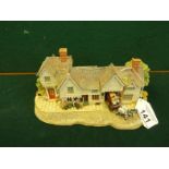 Lilliput Lane a limited edition handmade and painted Cottage The old Sun Inn, battery operated