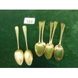 8 similar silver h/m 19c or early 20th century tea spoons,