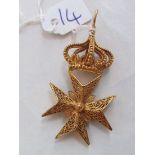 Gold filigree Maltese cross pendant surmounted with a coronet 6.2g