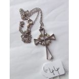 9ct white gold cross on 9ct white gold chain 3g