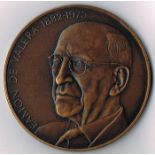 1975 De Valera Bronze Commemorative Medal by Spink Commemorative Medal, depicting de Valera as an